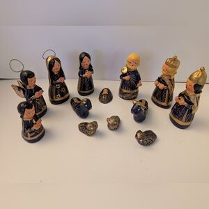 Vintage Mexican 14 Piece Nativity Scene